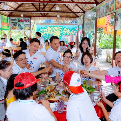 Cơm Trưa Khách Đoàn Tuấn Tường – Thưởng Thức Vị Ngon, Gắn Kết Niềm Vui