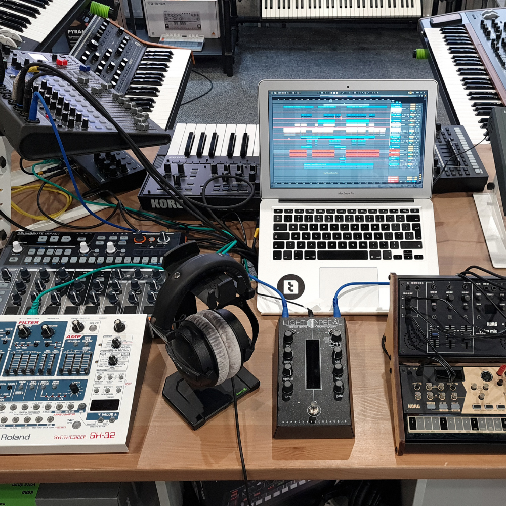 7 Xu Hướng Điện Tử Tiêu Dùng Nổi Bật Trong 5 Năm Tới: Thông Minh, Xanh và Cá Nhân Hóa