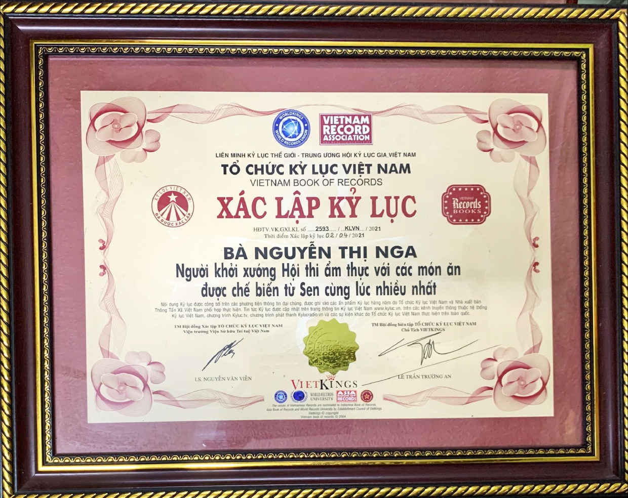 Giấy chứng nhận, bằng khen