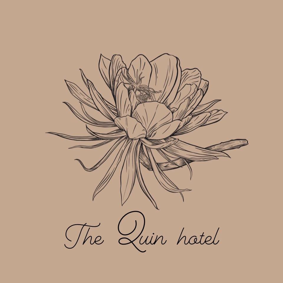 Khách Sạn The Quin Hotel