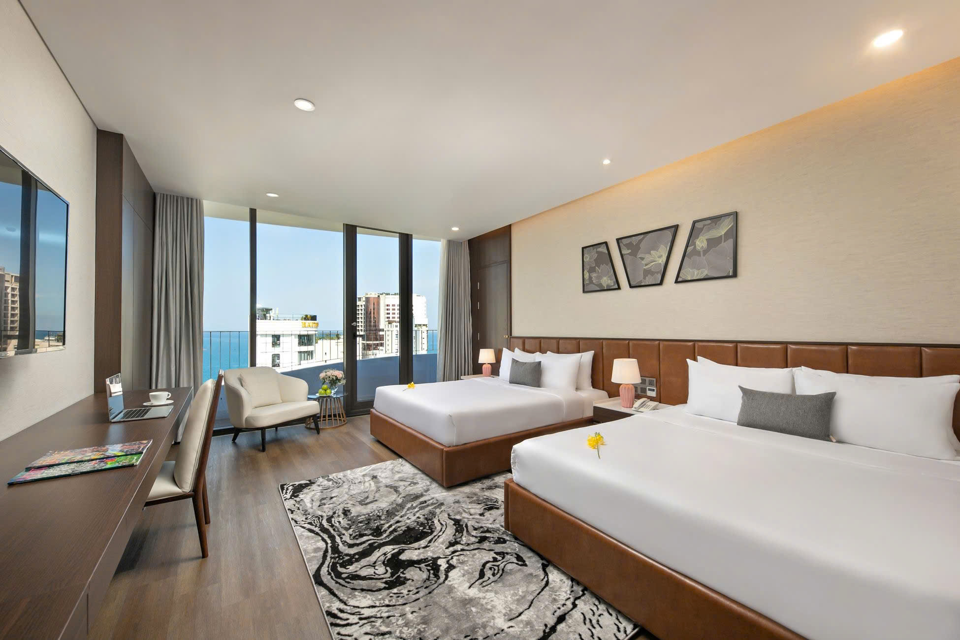 Deluxe Twin Sea View Balcony