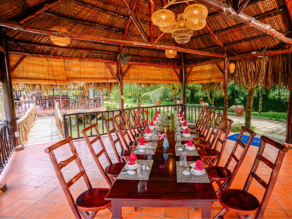 Nhà hàng sinh thái ẩm thực