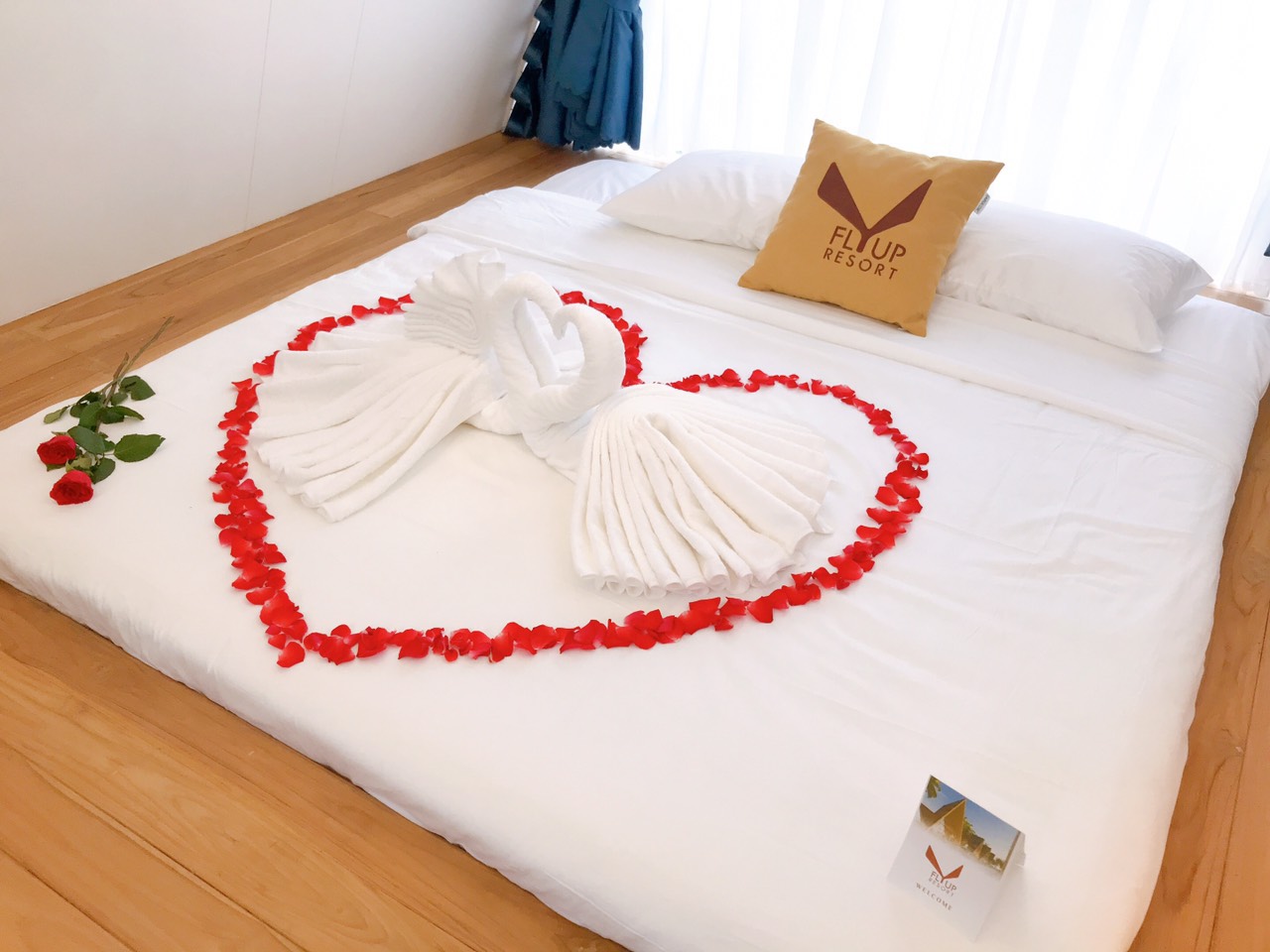 Giới thiệu về phòng view sân vườn có phòng khách