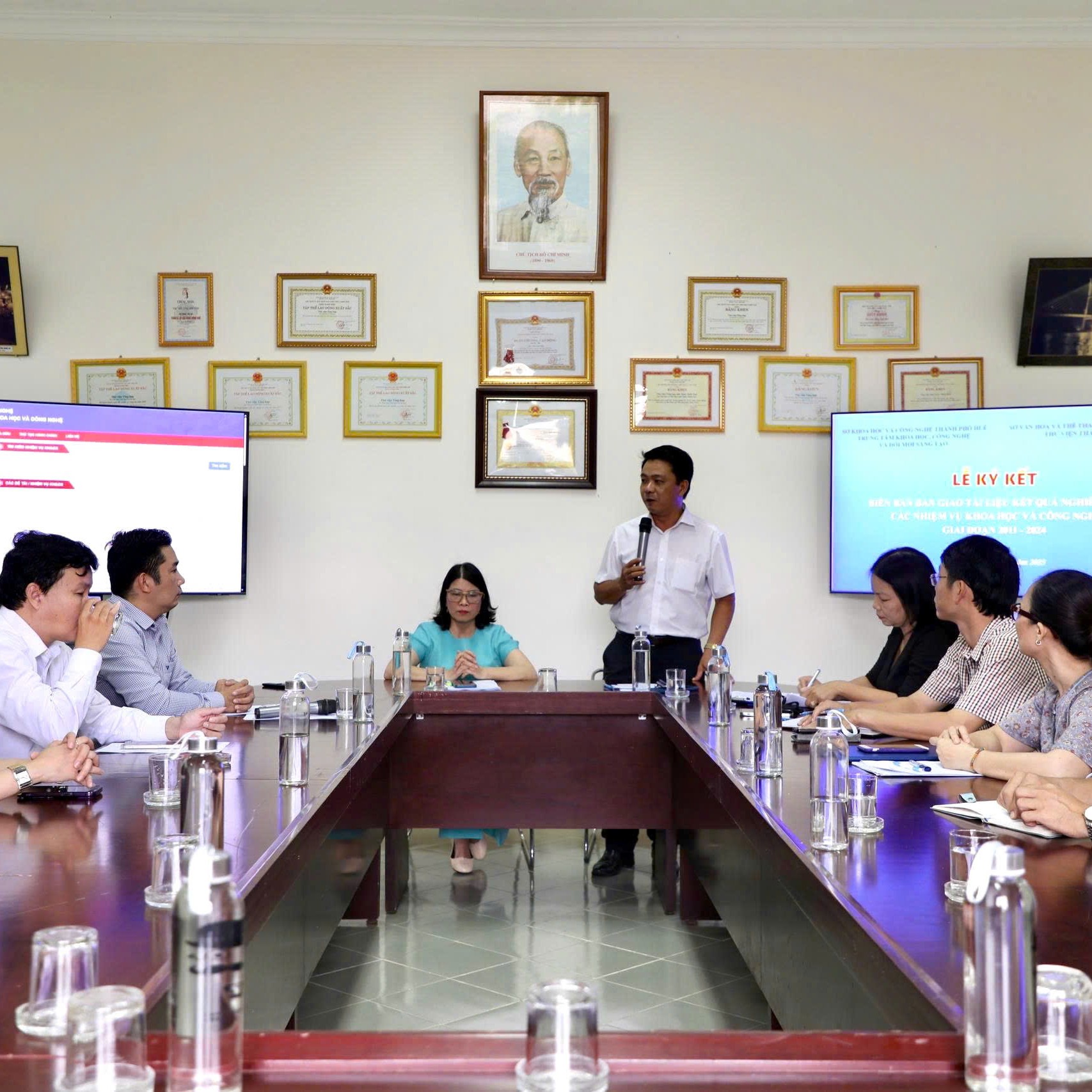 Thư Viện Thành Phố Huế Tiếp Nhận Tài Liệu Kết Quả Nghiên Cứu Khoa Học Và Công Nghệ Phục Vụ Bạn Đọc Trên Địa Bàn Thành Phố Huế