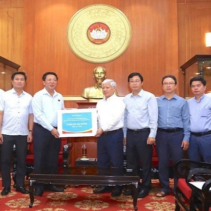 Bộ Xây Dựng Ủng Hộ Đồng Bào Bị Thiệt Hại Do Mưa Lũ Miền Trung