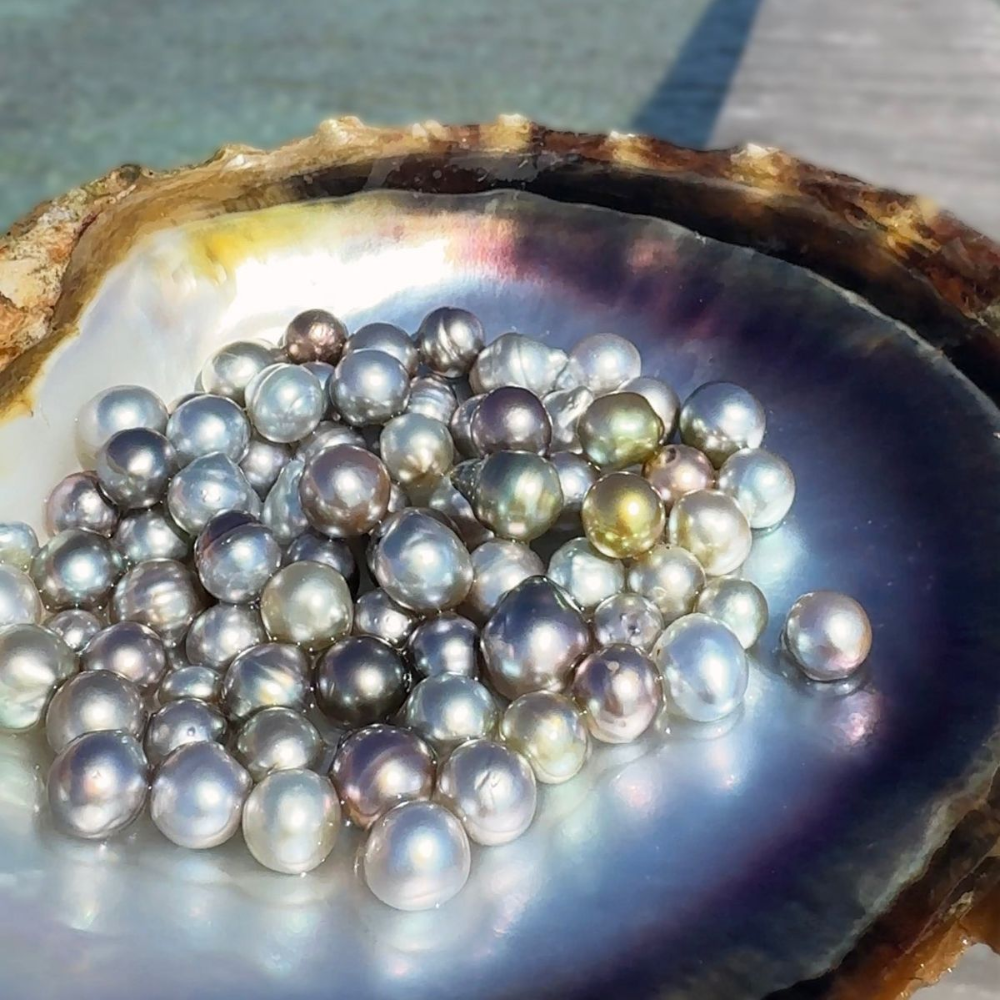 Tại Sao Ngọc Trai Là Phụ Kiện Không Thể Thiếu Trong Tủ Đồ Của Phụ Nữ?