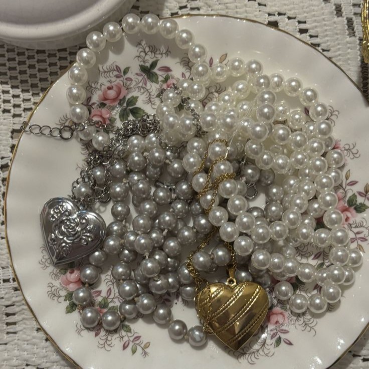 Ngọc Trai Cũ Có Mất Giá Không?