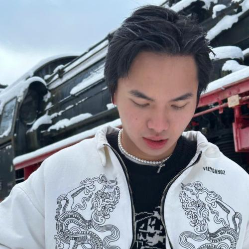 Nam Giới Đeo Ngọc Trai Có Hợp Không?