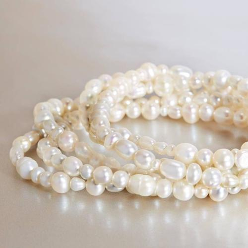 Cách Phối Đồ Với Trang Sức Ngọc Trai Baroque Để Nổi Bật Phong Cách Cá Nhân