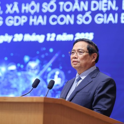 Đẩy mạnh chuyển đổi số toàn diện, lấy người dân và doanh nghiệp làm trung tâm