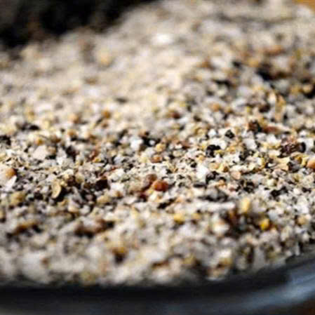 Muối Tiêu: Sự Kết Hợp Kinh Điển Đánh Thức Mọi Giác Quan