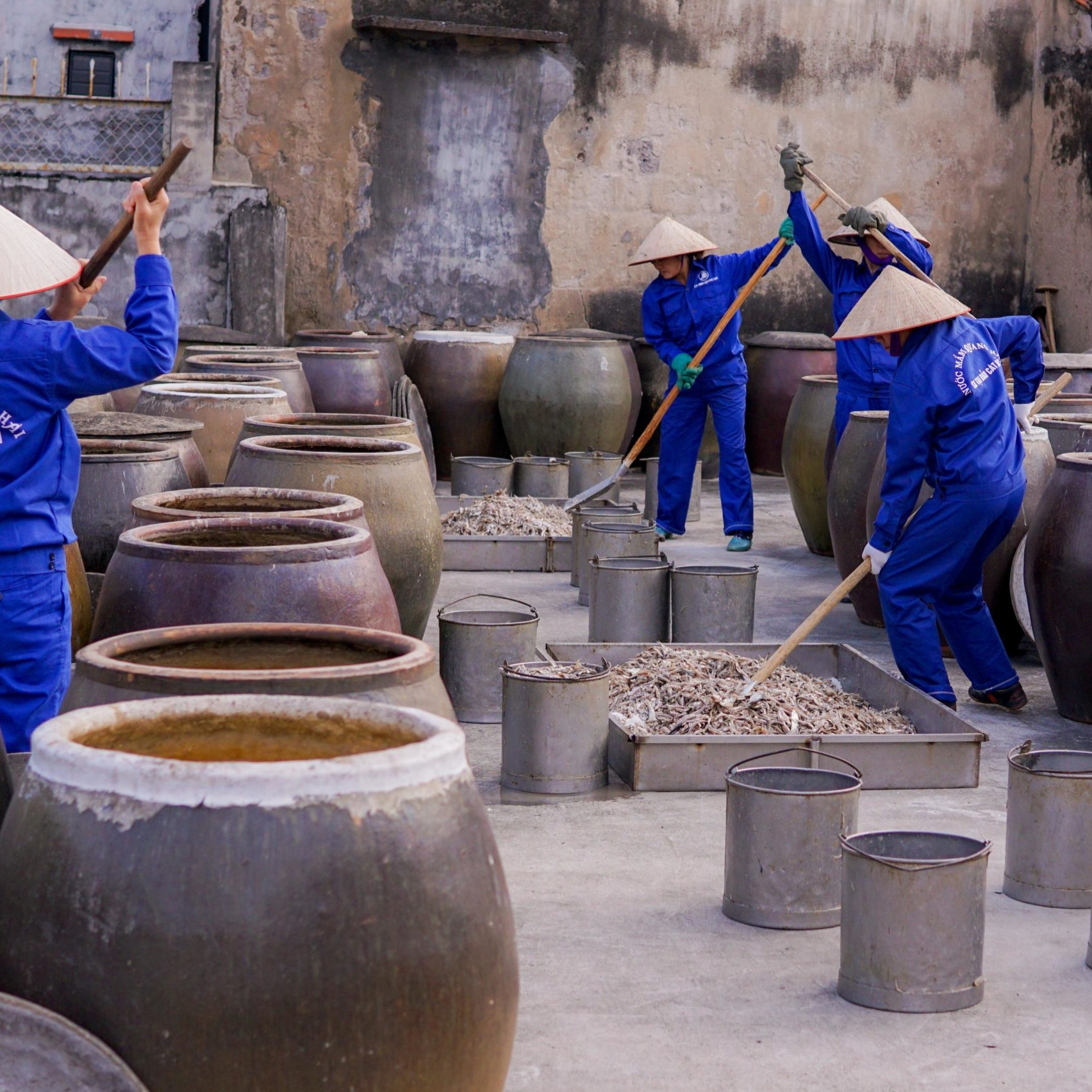 Nước Mắm Là Gì? Giá Trị Dinh Dưỡng Và Lợi Ích Đối Với Sức Khỏe