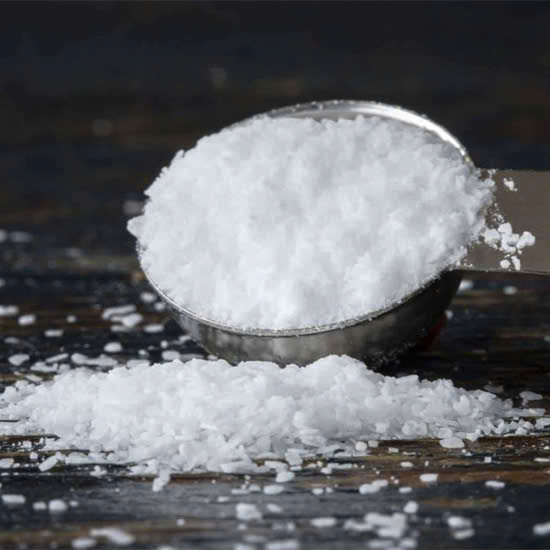 Mẹo vặt nhà bếp giúp muối trắng lâu ngày vón cục bình thường Trở Lại