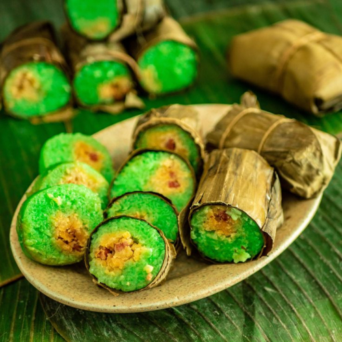 Bánh Tét - Linh Lồn Mâm Cỗ Tết Miền Tây Nam Bộ