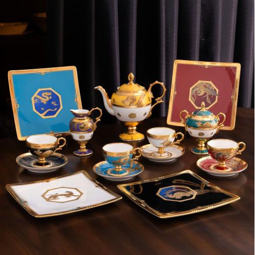 Bộ ấm chén uống trà 15 món sứ xương là một sản phẩm cao cấp