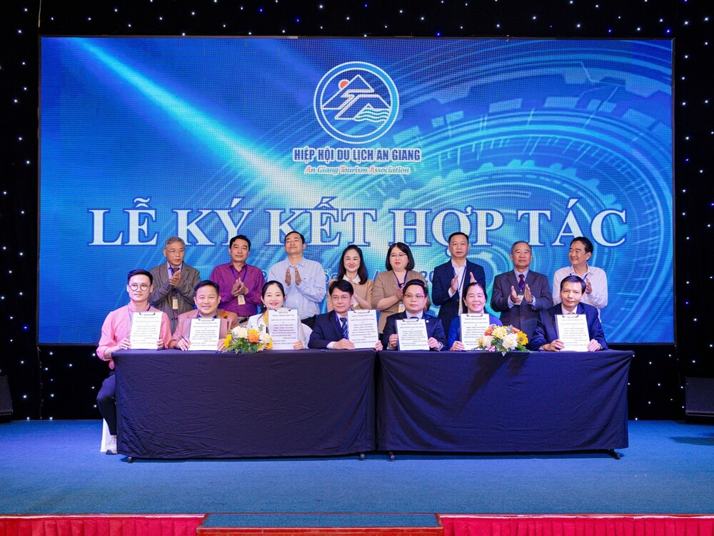 Giá trị cốt lõi và Khát vọng vươn xa