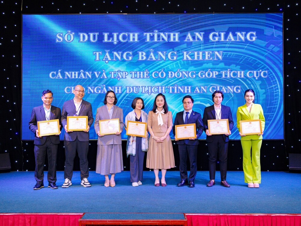 Giấy chứng nhận, bằng khen