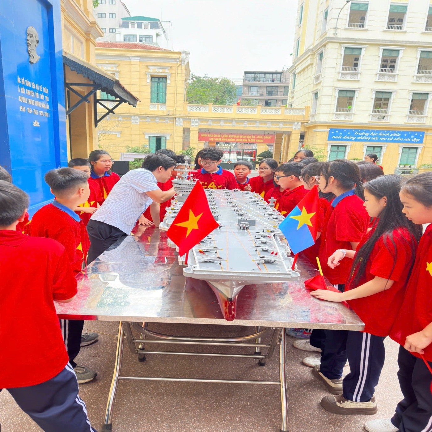 Anh Nông Dân Truyền Cảm Hứng Giáo Dục STEM