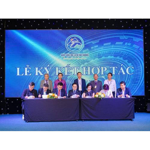 Giá trị cốt lõi và Khát vọng vươn xa