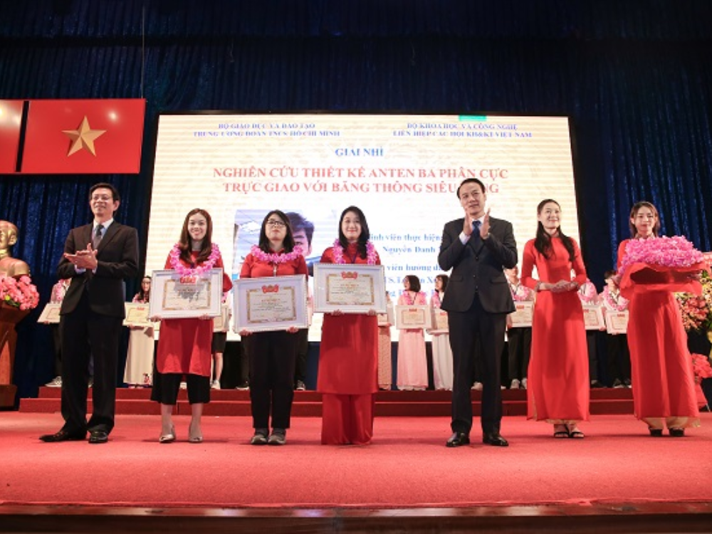 Giải thưởng tiêu biểu về học thuật - nghiên cứu khoa học