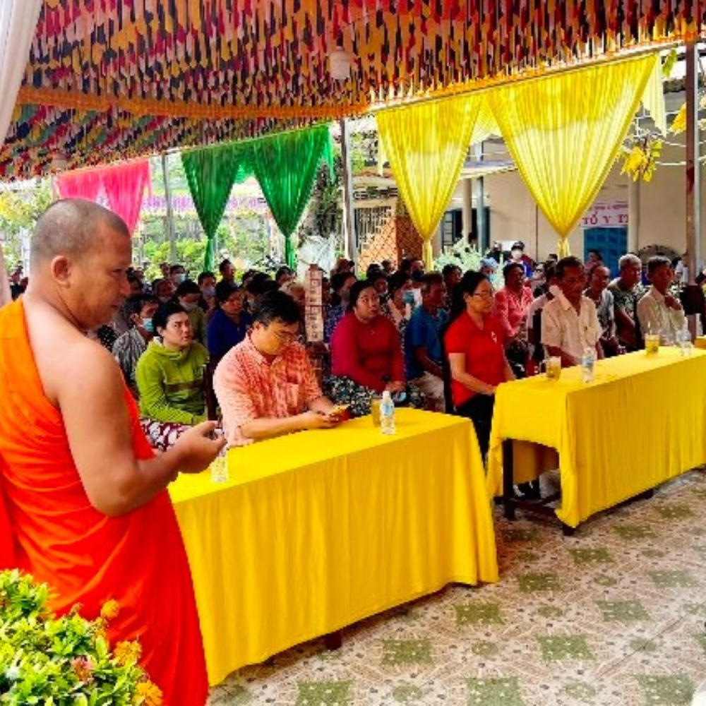 Chi Hội Chùa Láng Cát – Hội Hữu Nghị Việt Nam – Campuchia Tỉnh Kiên Giang Phát Quà Và Khám Bệnh Cho Hộ Nghèo