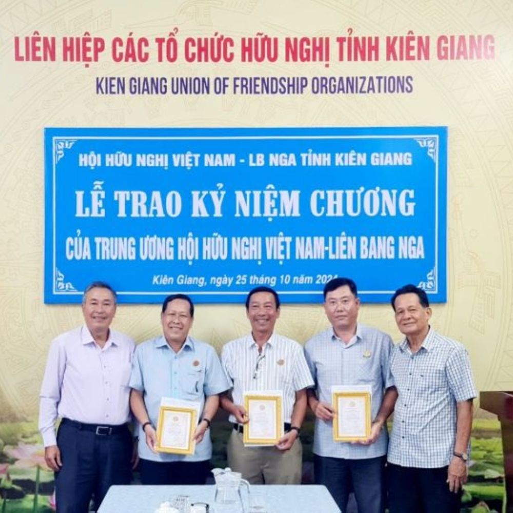 Lễ Trao Kỷ Niệm Chương Của Trung Ương Hội Hữu Nghị Việt Nam - Liên Bang Nga Cho Cán Bộ, Hội Viên Hội Hữu Nghị Việt Nam - Liên Bang Nga Tỉnh An Giang Năm 2024