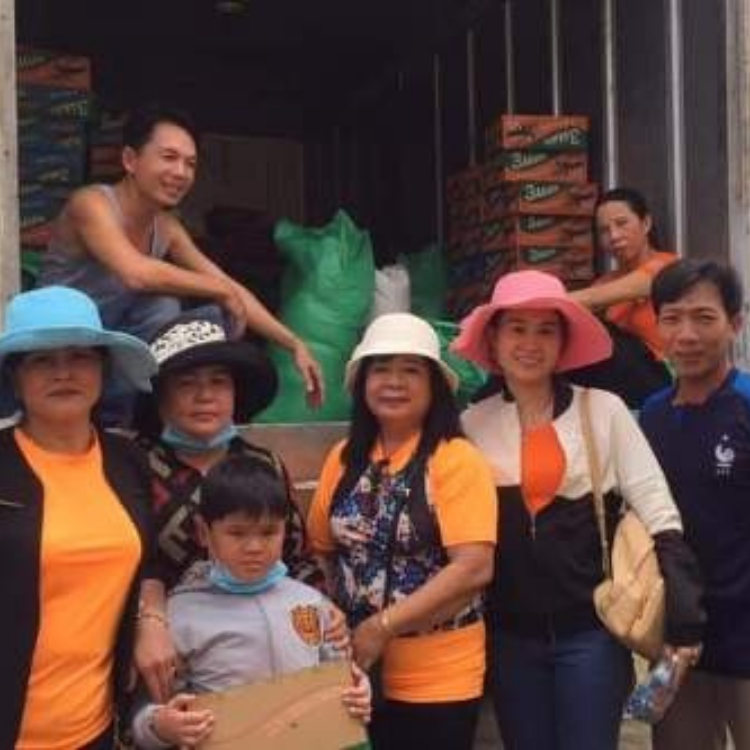 Tặng 400 Suất Quà Và 1.200kg Gạo Cho Người Nghèo, Tổng Giá Trị 95 Triệu Đồng