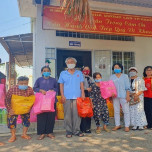 Hội Hữu Nghị Việt – Pháp Tặng Quà Tết Cho Nhà Dưỡng Lão TP. Rạch Giá