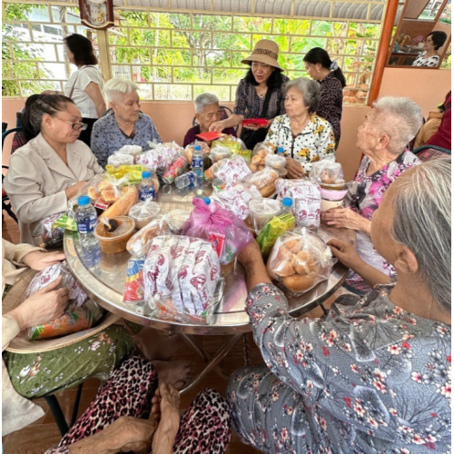 Tặng Quà Tết Cho Nhà Dưỡng Lão Thành Phố Rạch Giá, Tỉnh Kiên Giang