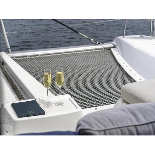 Du Thuyền Regent Thuê Riêng – 12 Khách (19h45 - 22h15)