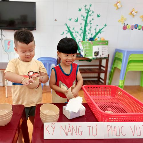 Xây Dựng Kỹ Năng Tự Phục Vụ Cho Trẻ