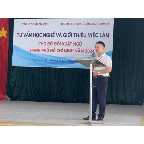 Giới Thiệu Việc Làm Và Tư Vấn Học Nghề Cho Bộ Đội Xuất Ngũ